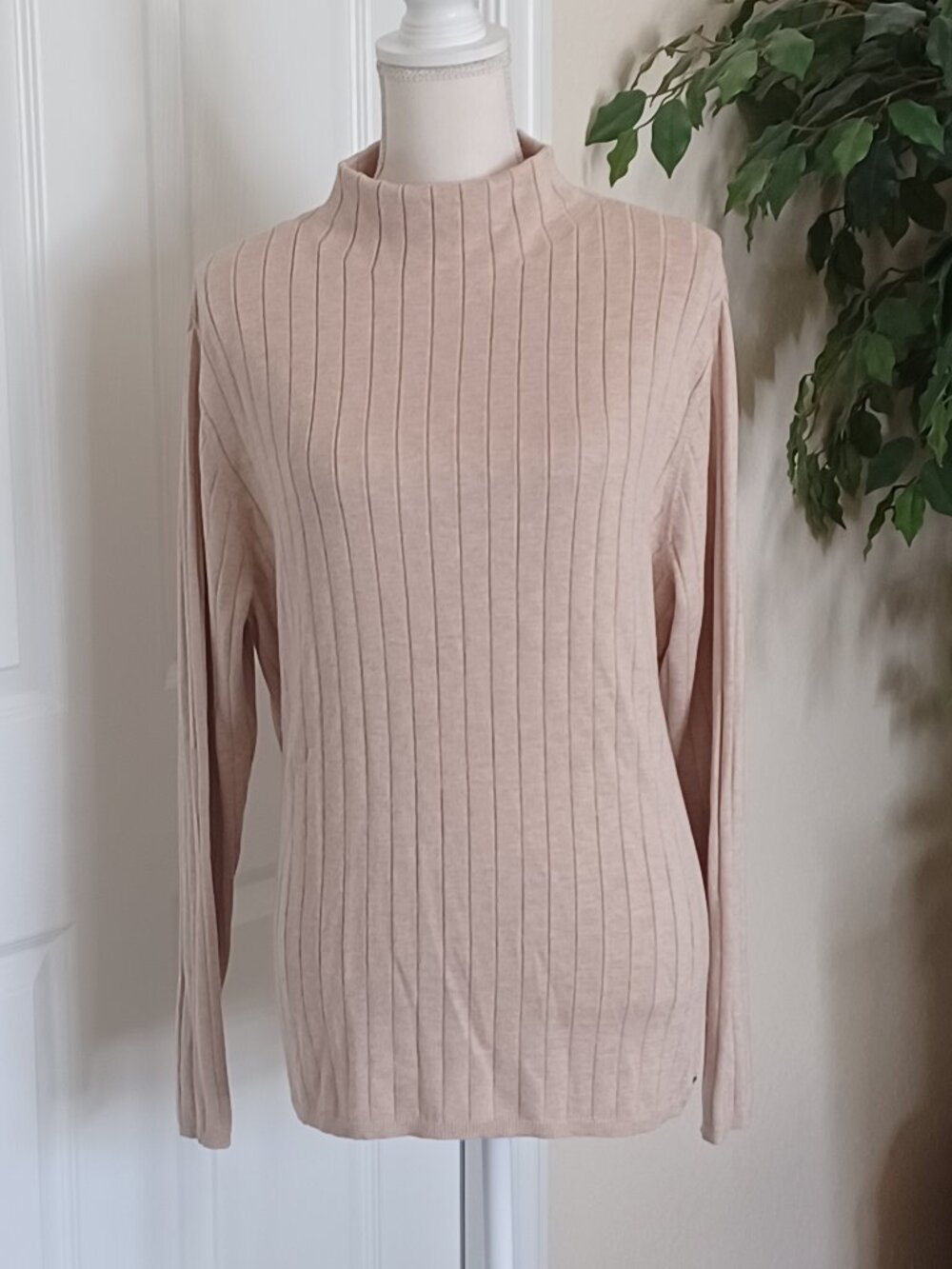 EUC Calvin Klein Tan Ribbed Knit Mock Neck Sweater Size XL